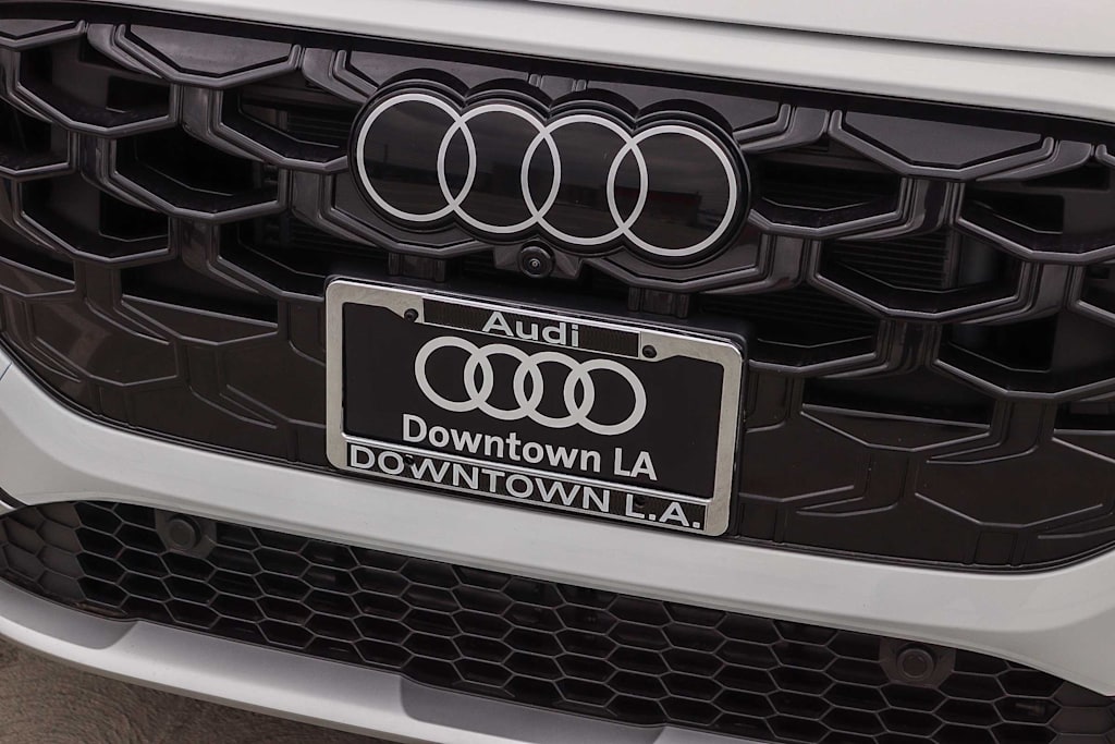 Thumbnail: 2026 Audi Q3 - 6