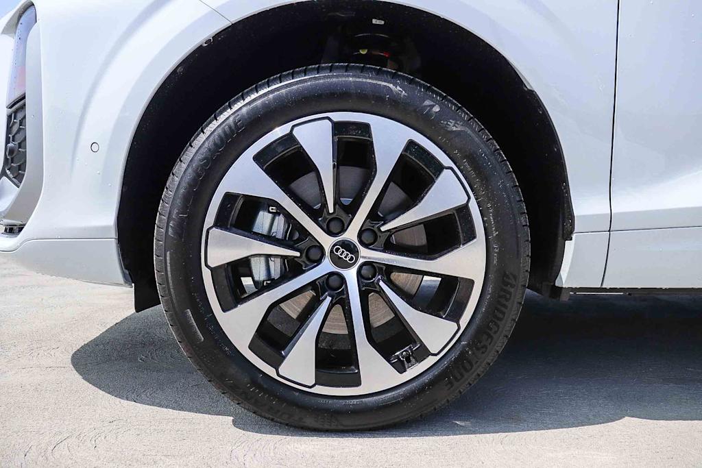 Thumbnail: 2026 Audi Q3 - 24