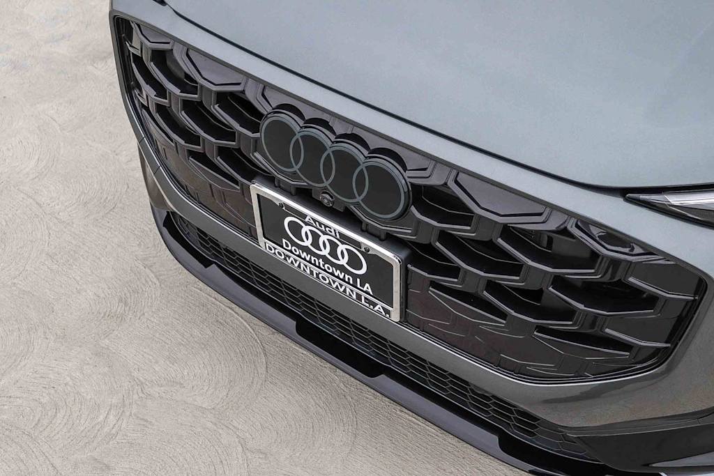 Thumbnail: 2026 Audi Q3 - 6