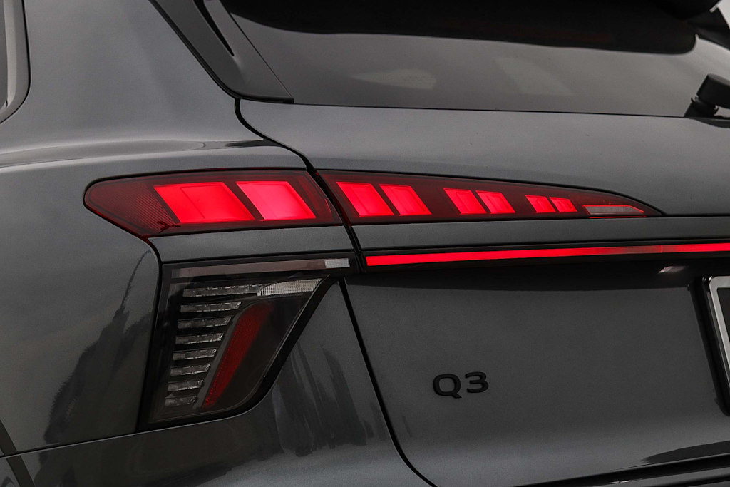 Thumbnail: 2026 Audi Q3 - 22