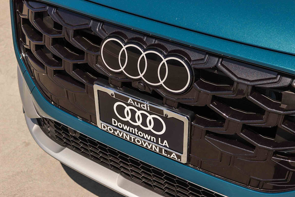 Thumbnail: 2026 Audi Q3 - 6