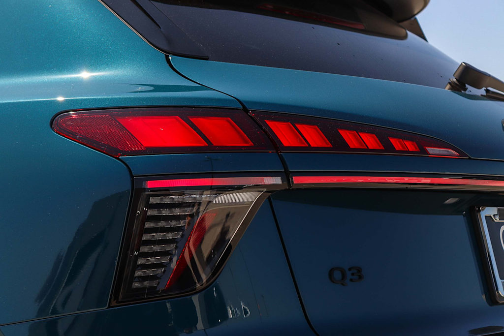 Thumbnail: 2026 Audi Q3 - 21