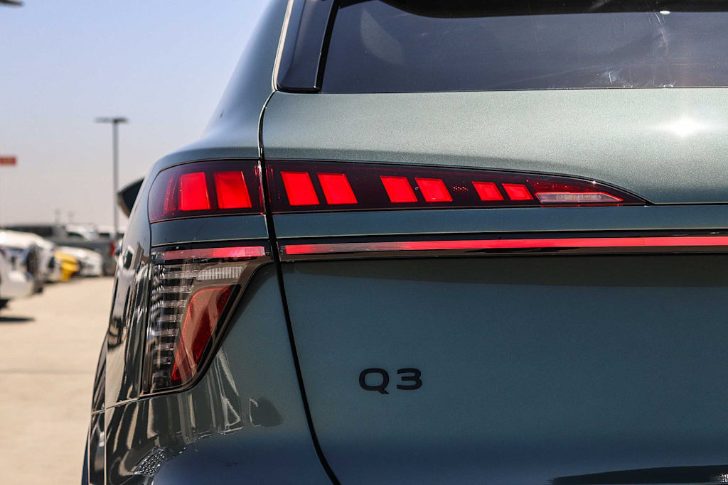 Thumbnail: 2026 Audi Q3 - 22