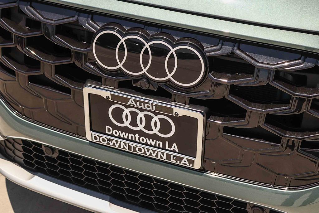 Thumbnail: 2026 Audi Q3 - 6