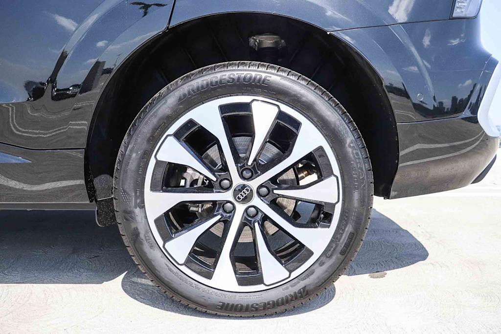 Thumbnail: 2026 Audi Q3 - 7