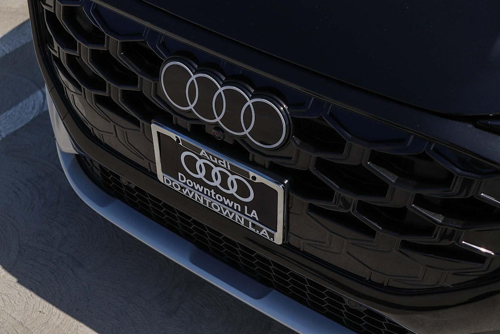 Thumbnail: 2026 Audi Q3 - 6
