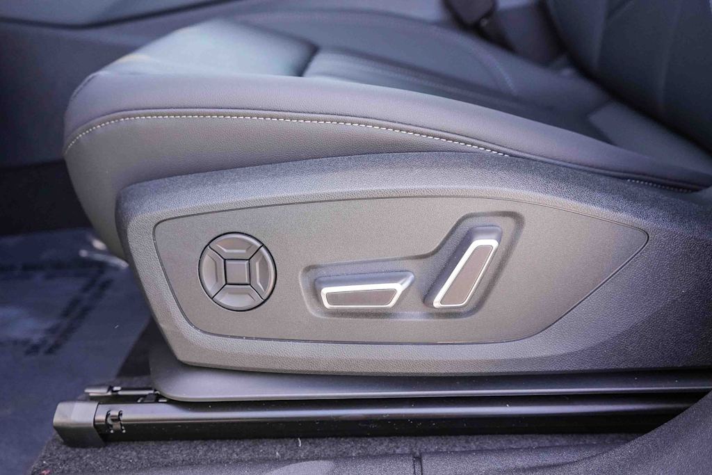 Thumbnail: 2026 Audi Q3 - 30