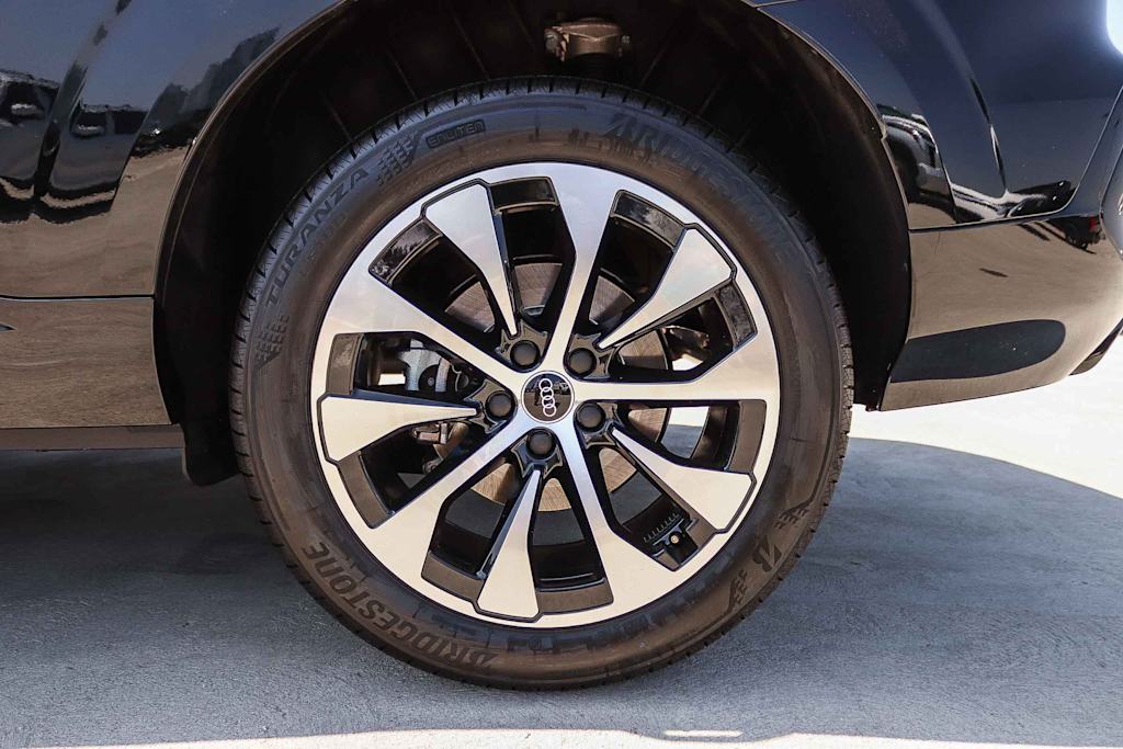 Thumbnail: 2026 Audi Q3 - 7