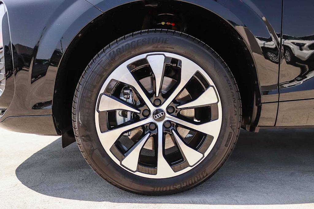 Thumbnail: 2026 Audi Q3 - 24