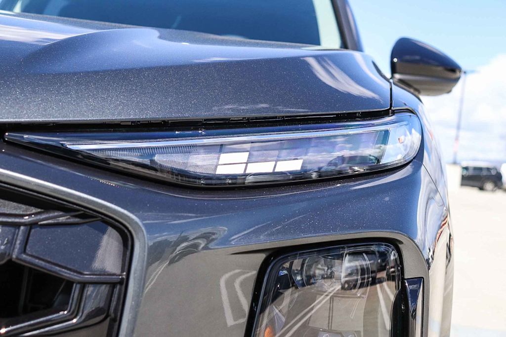 Thumbnail: 2026 Audi Q3 - 20