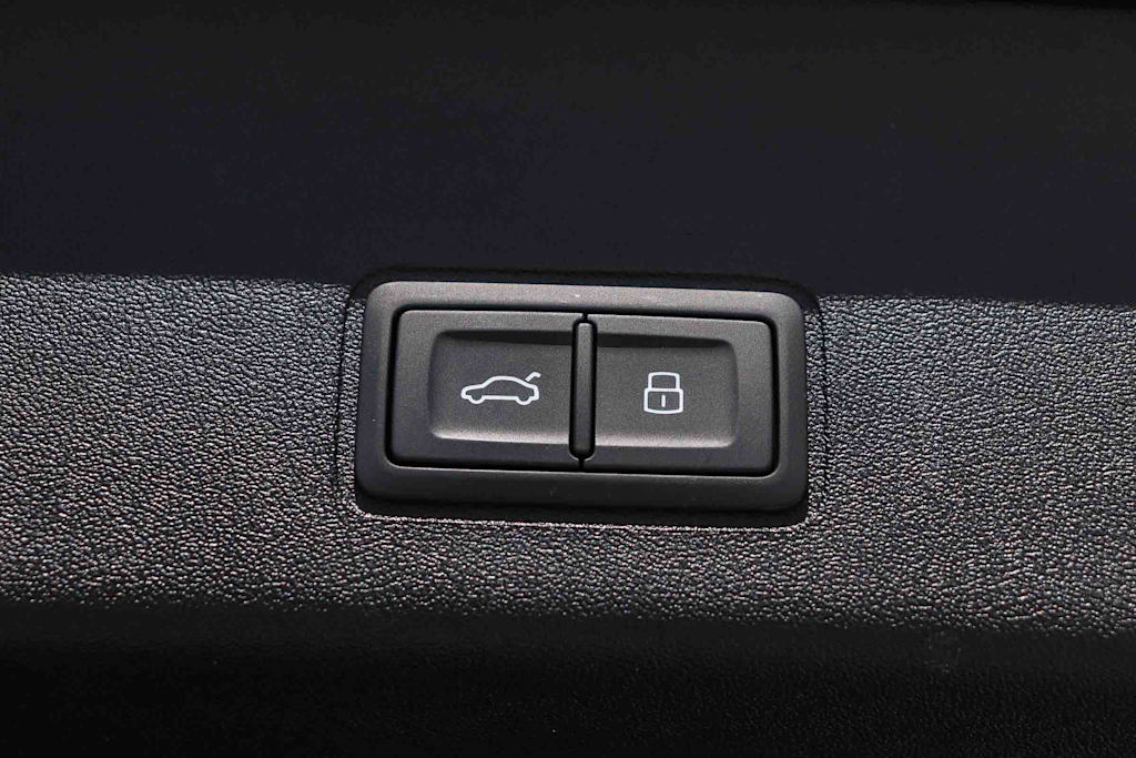 Thumbnail: 2026 Audi Q3 - 36