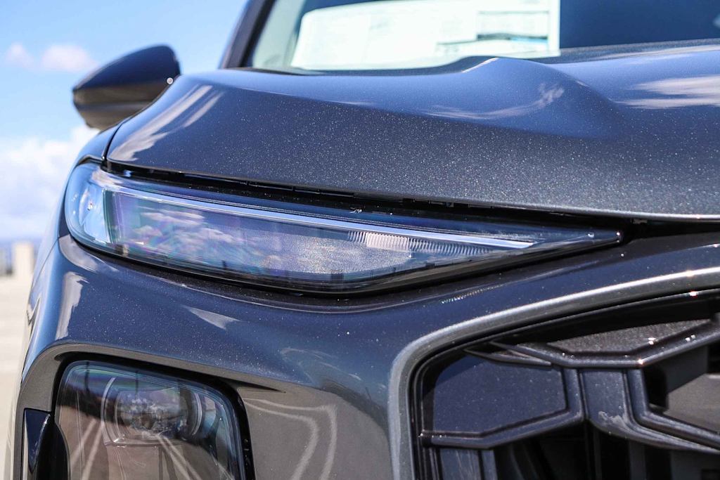 Thumbnail: 2026 Audi Q3 - 21