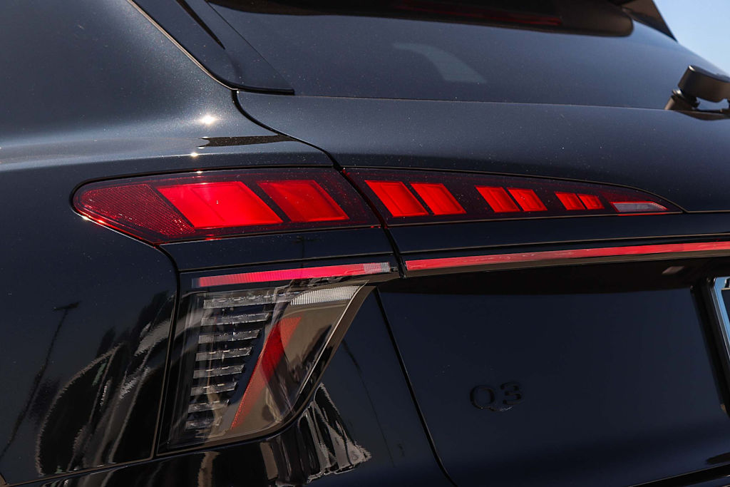 Thumbnail: 2026 Audi Q3 - 21