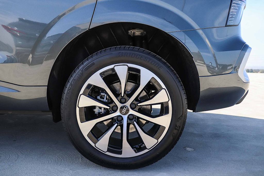 Thumbnail: 2026 Audi Q3 - 7