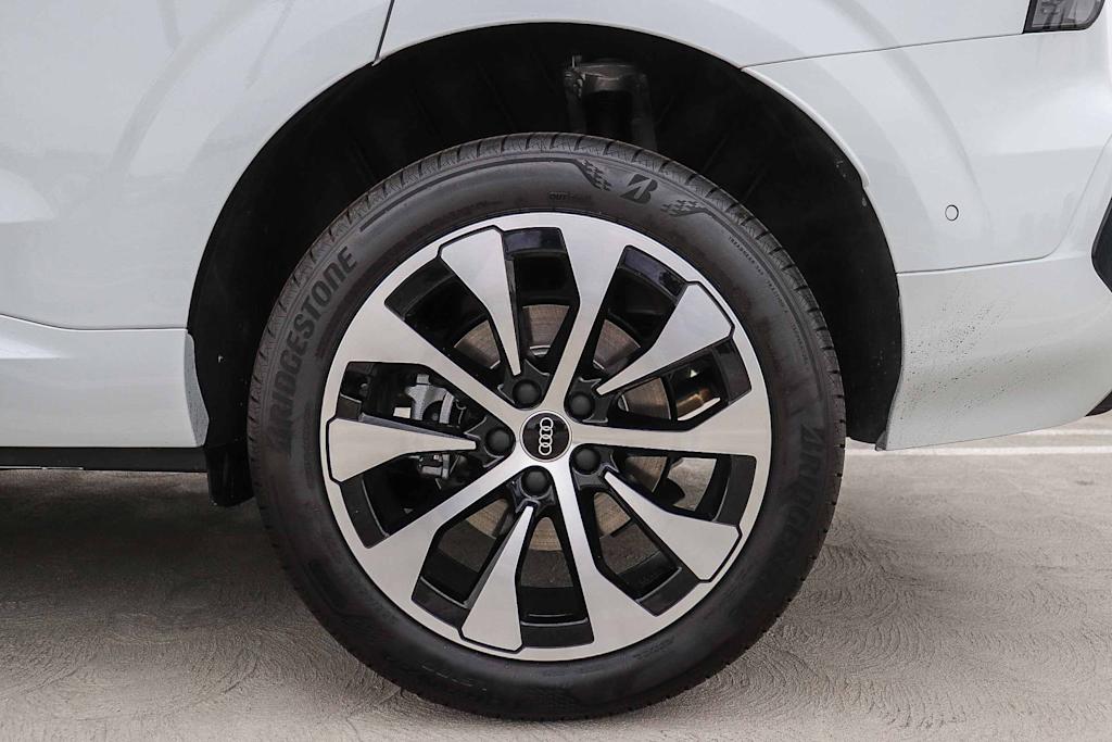 Thumbnail: 2026 Audi Q3 - 7