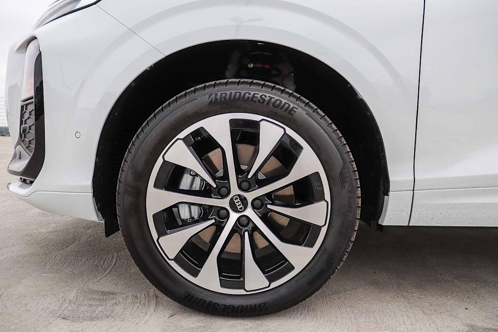 Thumbnail: 2026 Audi Q3 - 23