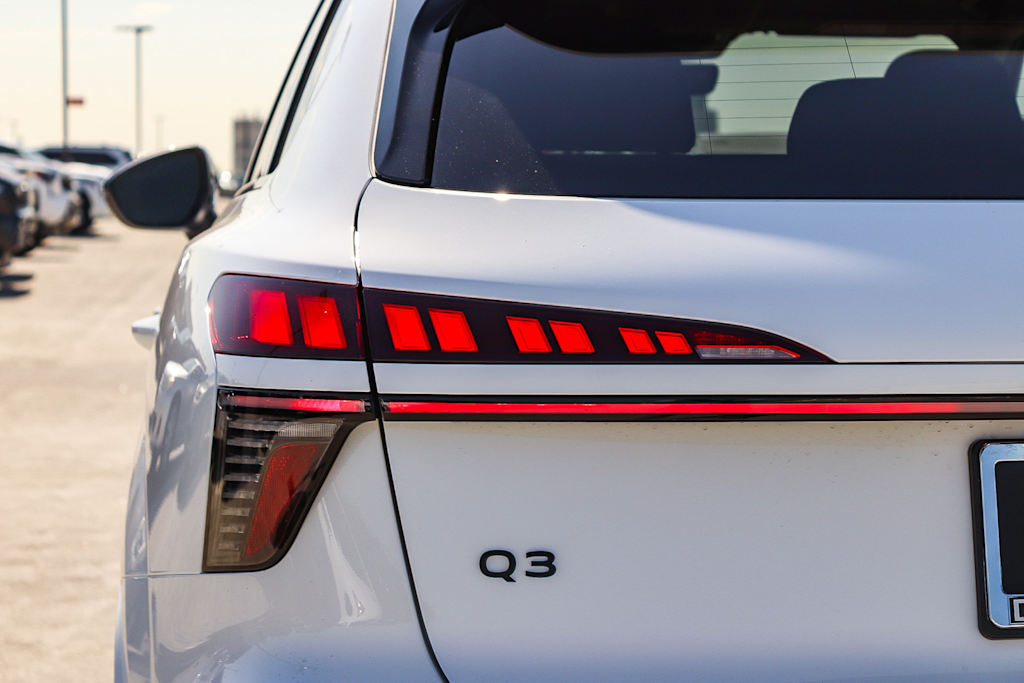 Thumbnail: 2026 Audi Q3 - 22