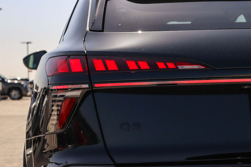 Thumbnail: 2026 Audi Q3 - 24