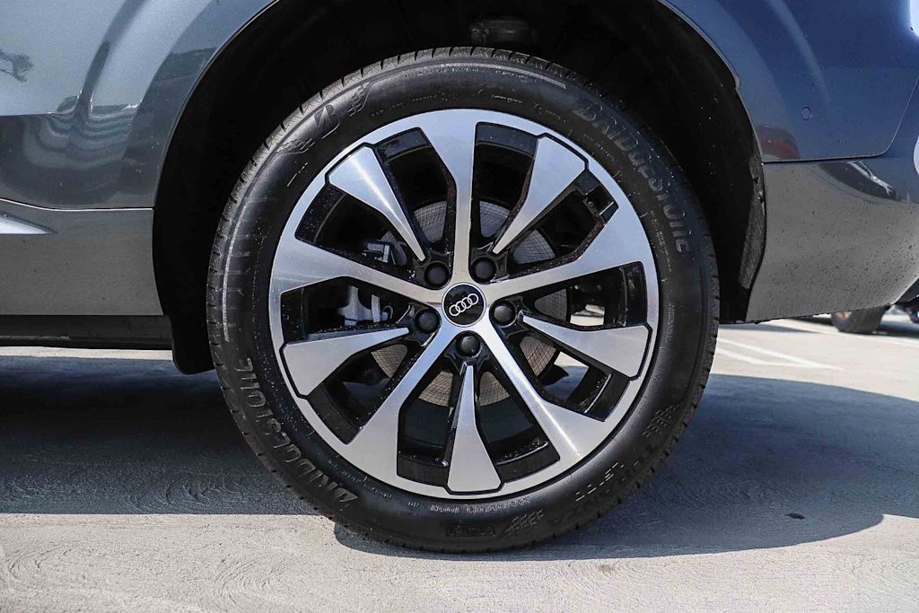 Thumbnail: 2026 Audi Q3 - 7