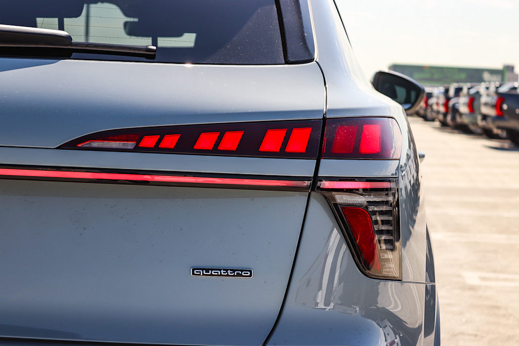 Thumbnail: 2026 Audi Q3 - 21