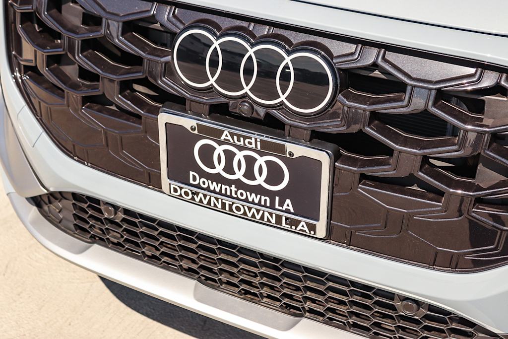 Thumbnail: 2026 Audi Q3 - 6