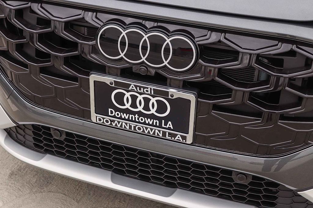 Thumbnail: 2026 Audi Q3 - 6