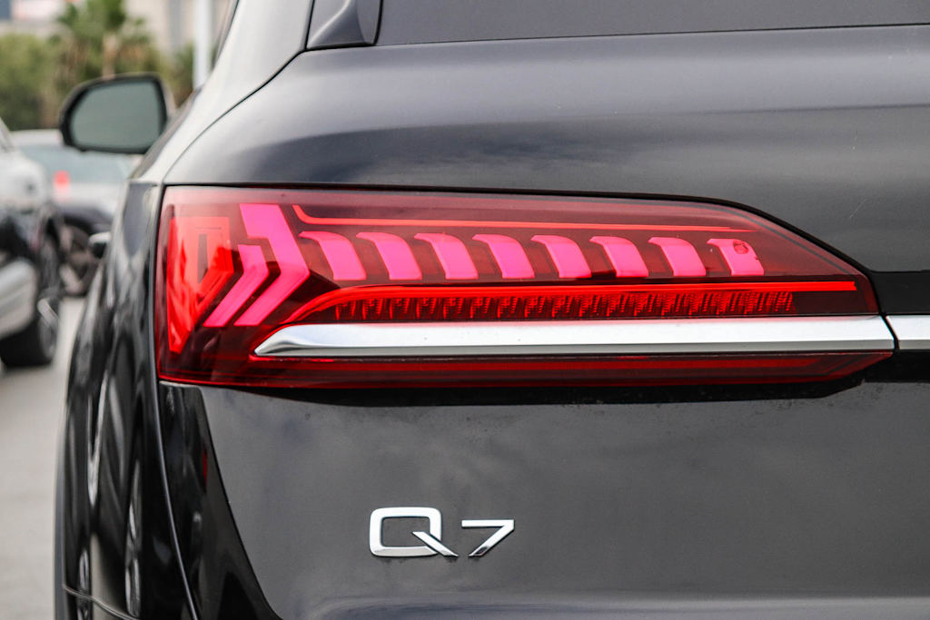 Thumbnail: 2023 Audi Q7 - 26