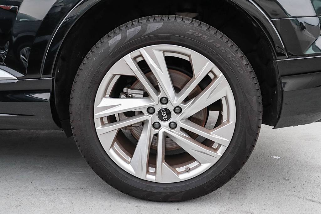 Thumbnail: 2023 Audi Q7 - 7