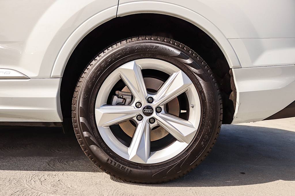 Thumbnail: 2023 Audi Q7 - 7