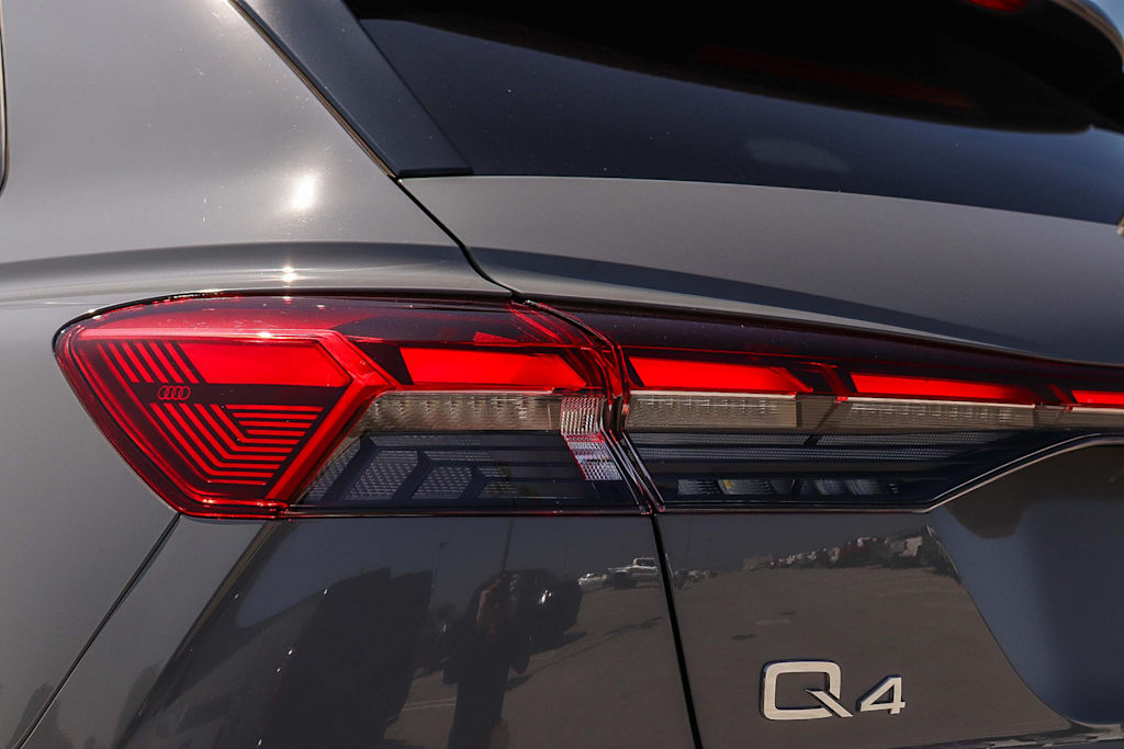 Thumbnail: 2023 Audi Q4 e-tron - 24