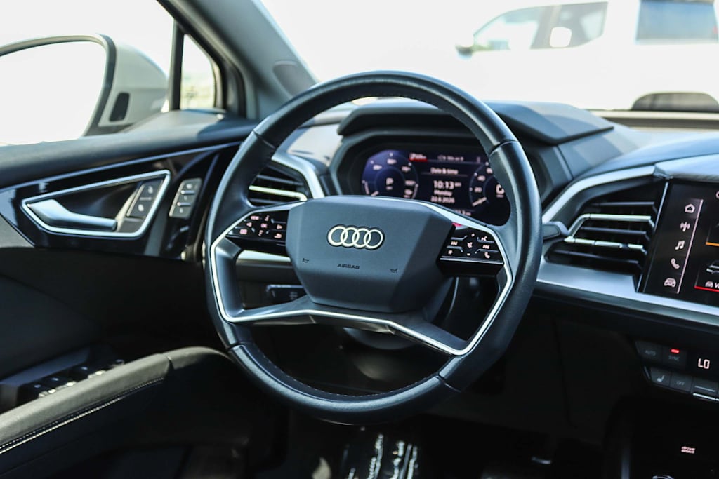 Thumbnail: 2023 Audi Q4 e-tron - 9