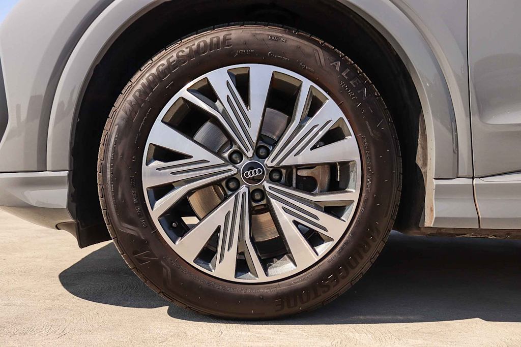 Thumbnail: 2023 Audi Q4 e-tron - 25