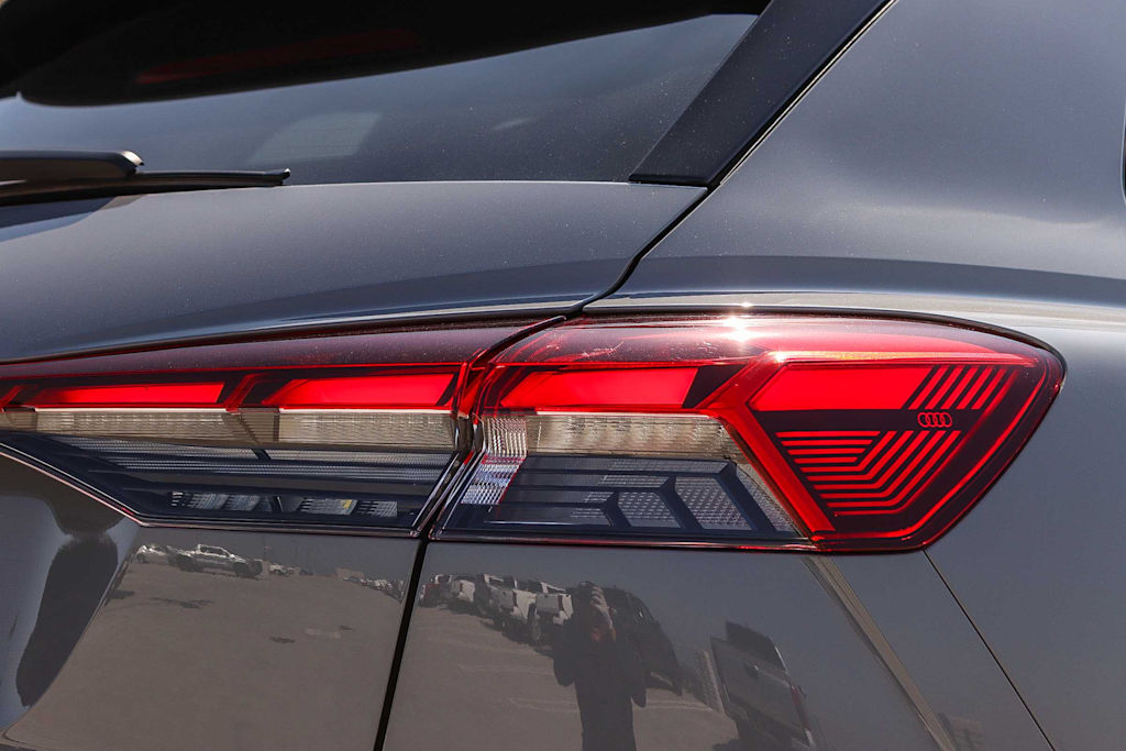 Thumbnail: 2023 Audi Q4 e-tron - 22