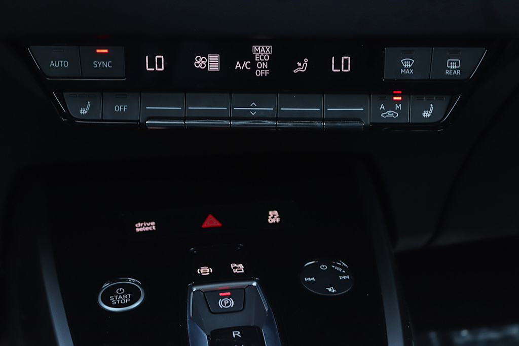 Thumbnail: 2023 Audi Q4 e-tron - 27