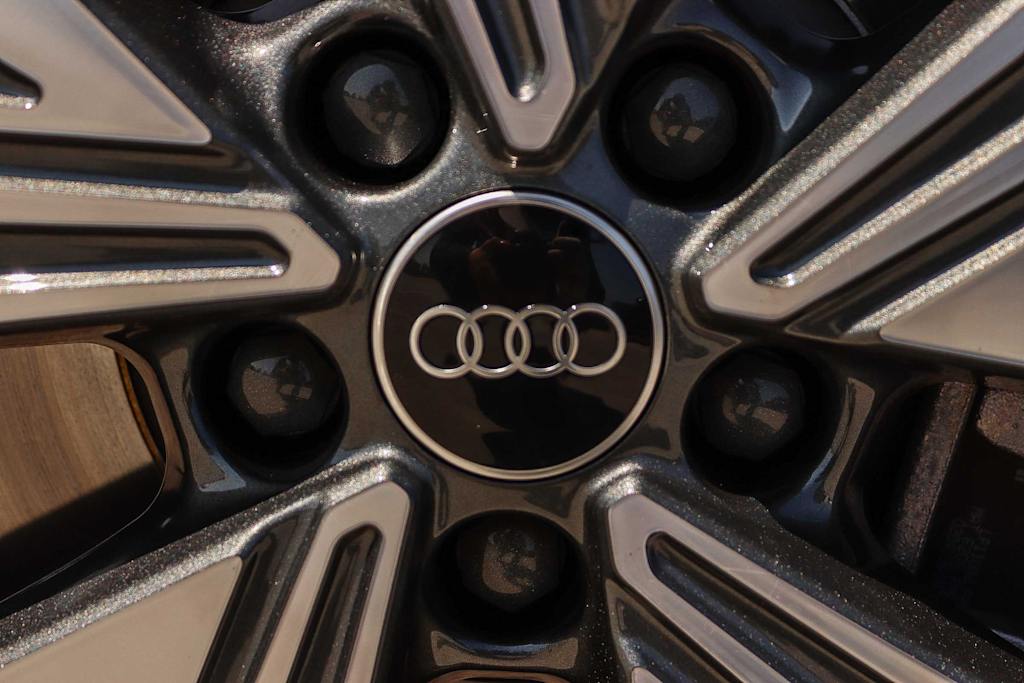 Thumbnail: 2023 Audi Q4 e-tron - 26