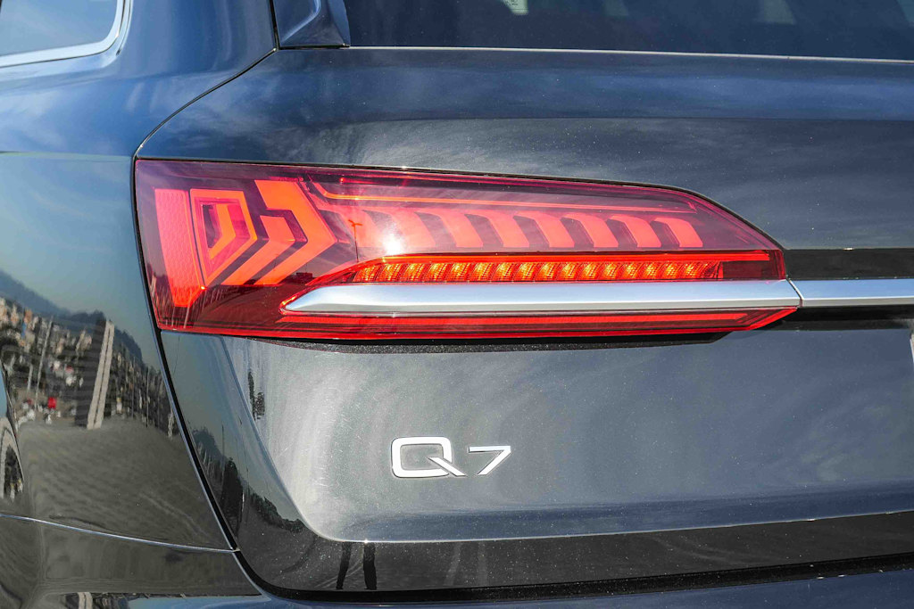 Thumbnail: 2022 Audi Q7 - 25