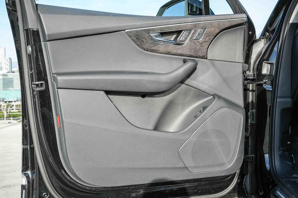 Thumbnail: 2022 Audi Q7 - 34