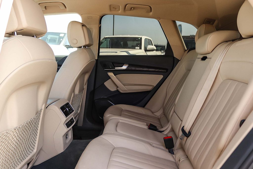 Thumbnail: 2019 Audi Q5 - 12