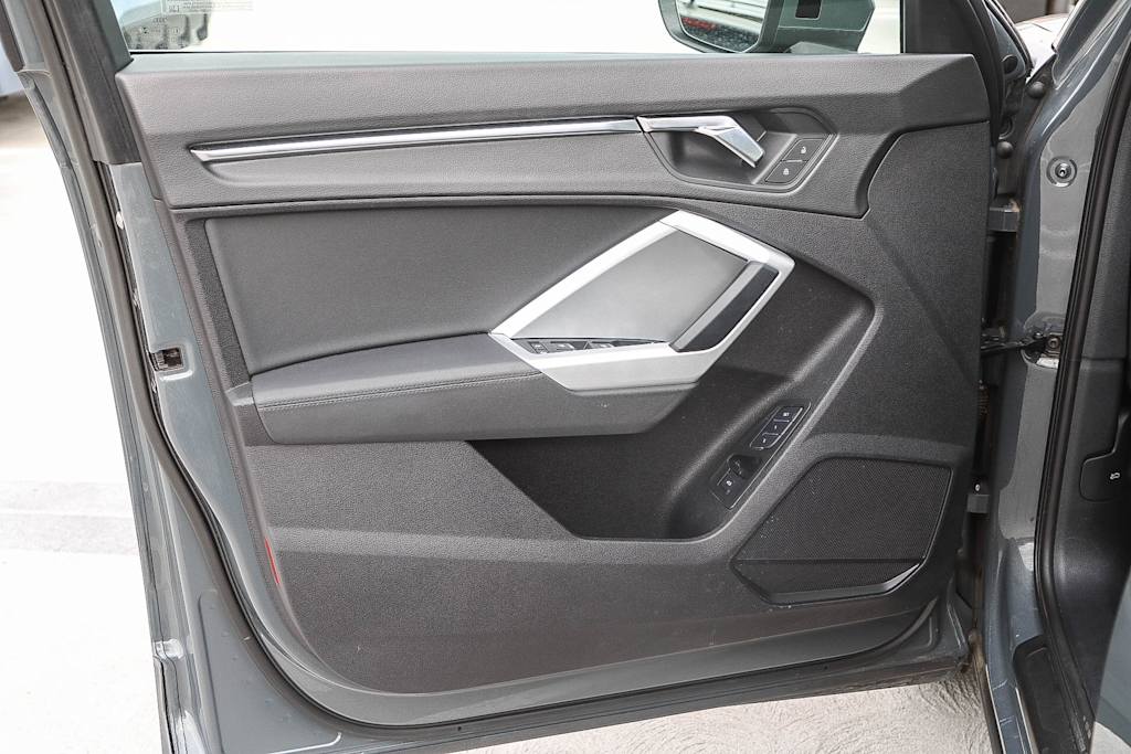 Thumbnail: 2022 Audi Q3 - 25