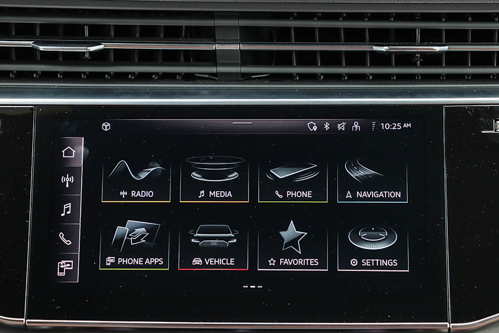 Thumbnail: 2023 Audi Q8 - 40