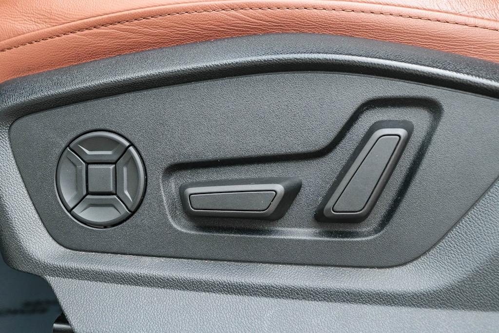 Thumbnail: 2023 Audi Q8 - 50