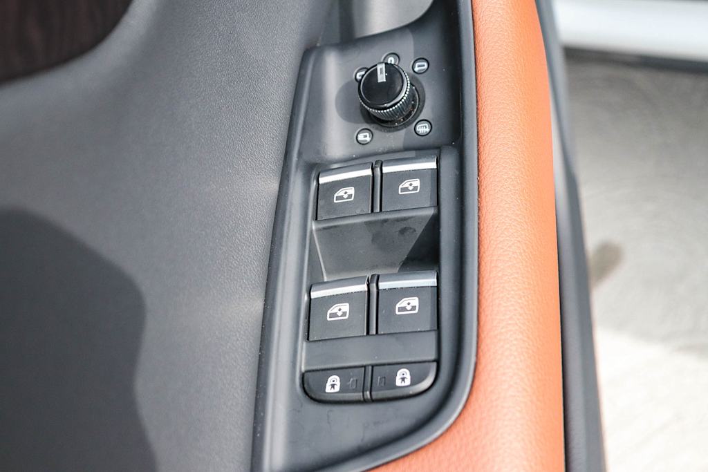 Thumbnail: 2023 Audi Q8 - 51