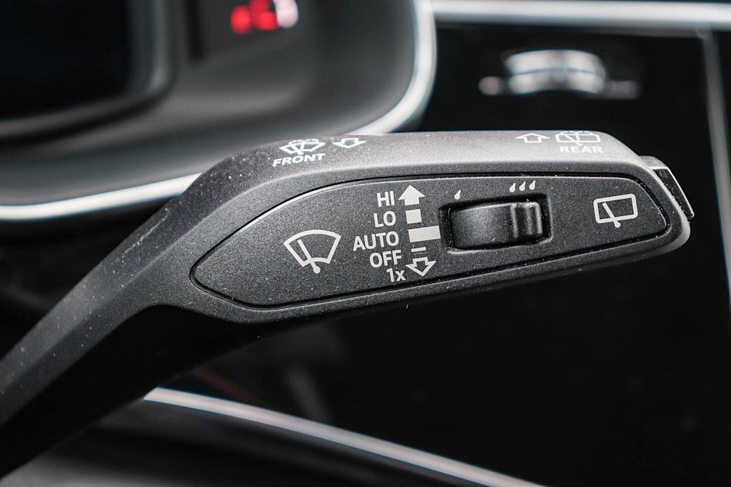 Thumbnail: 2023 Audi Q8 - 57