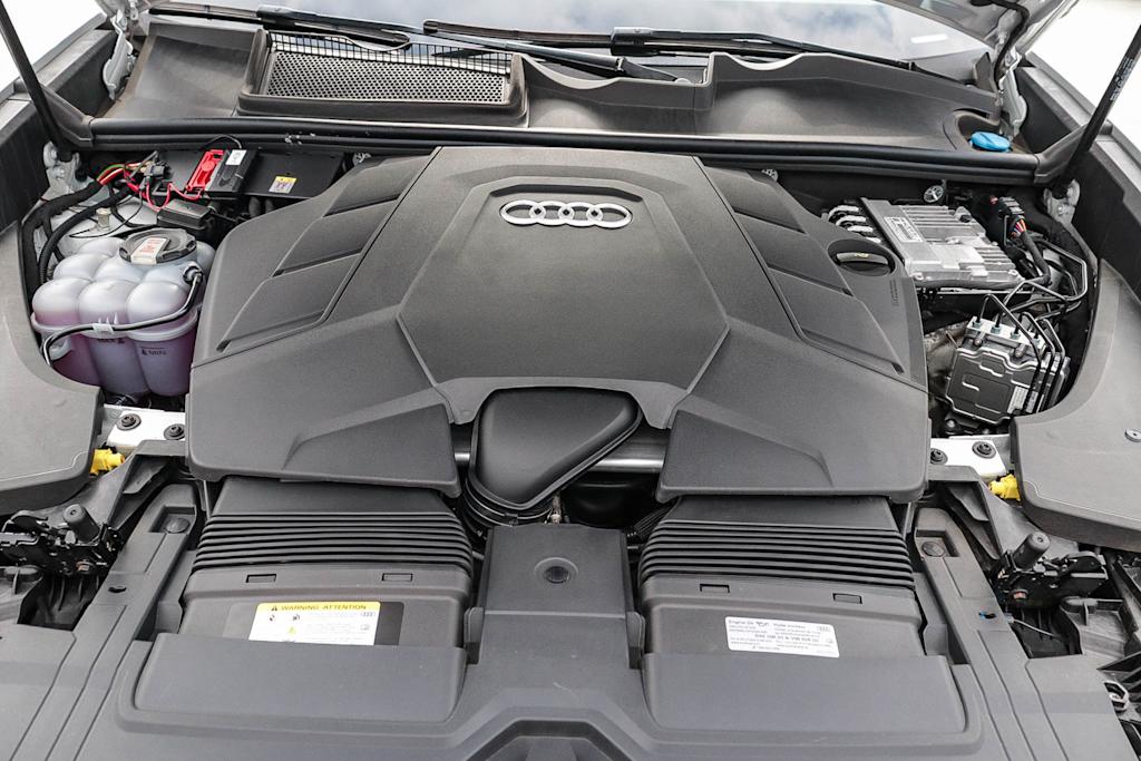 Thumbnail: 2023 Audi Q8 - 64