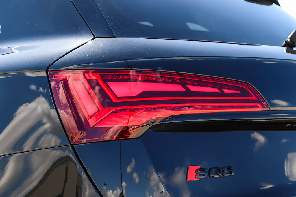 Thumbnail: 2024 Audi SQ5 - 24