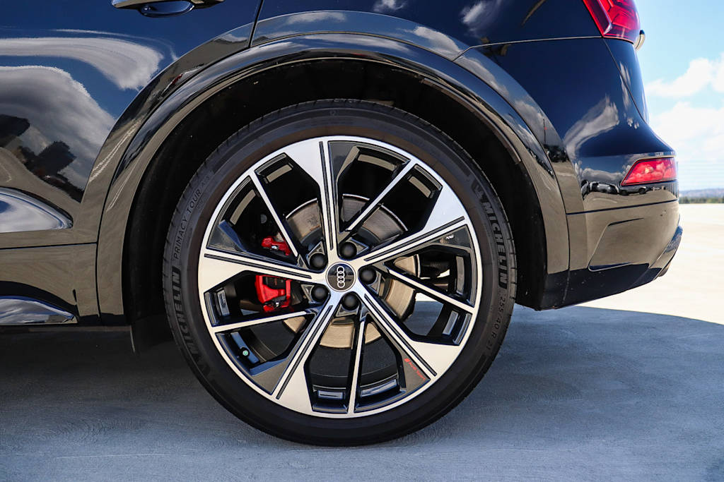 Thumbnail: 2024 Audi SQ5 - 8