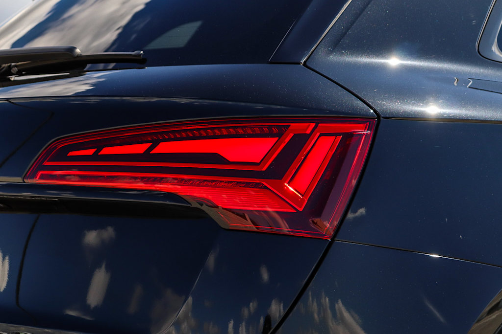 Thumbnail: 2024 Audi SQ5 - 23