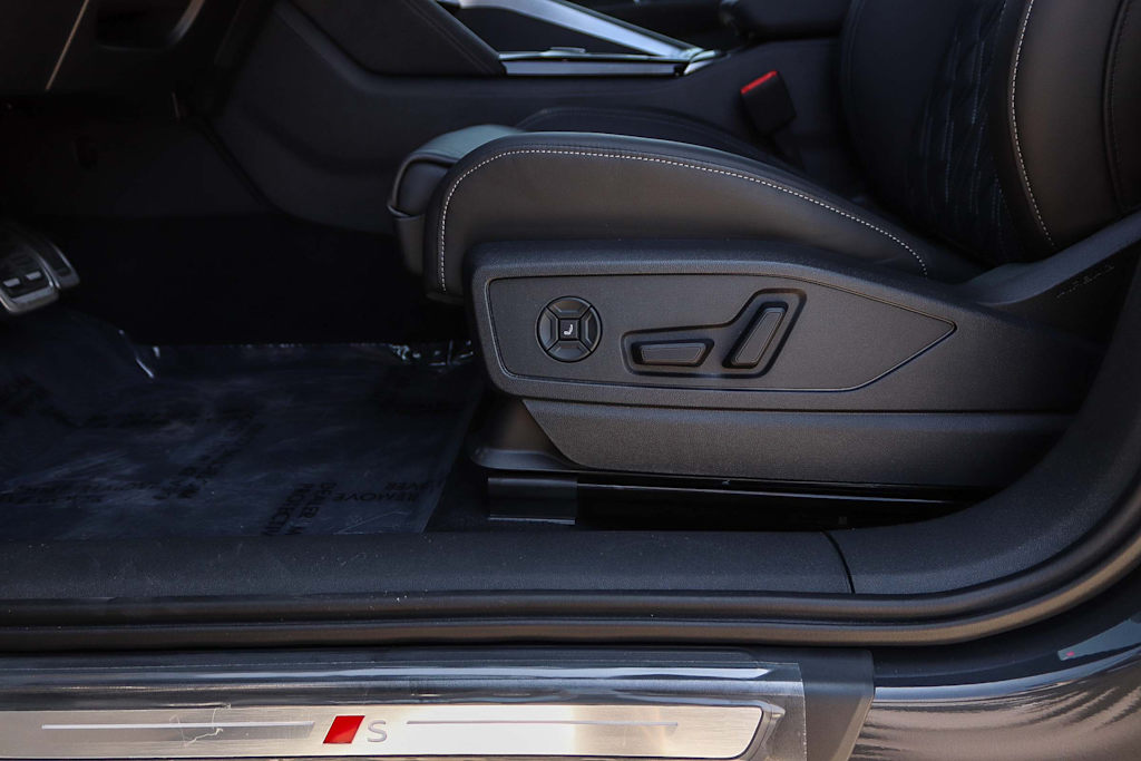 Thumbnail: 2026 Audi SQ5 - 30