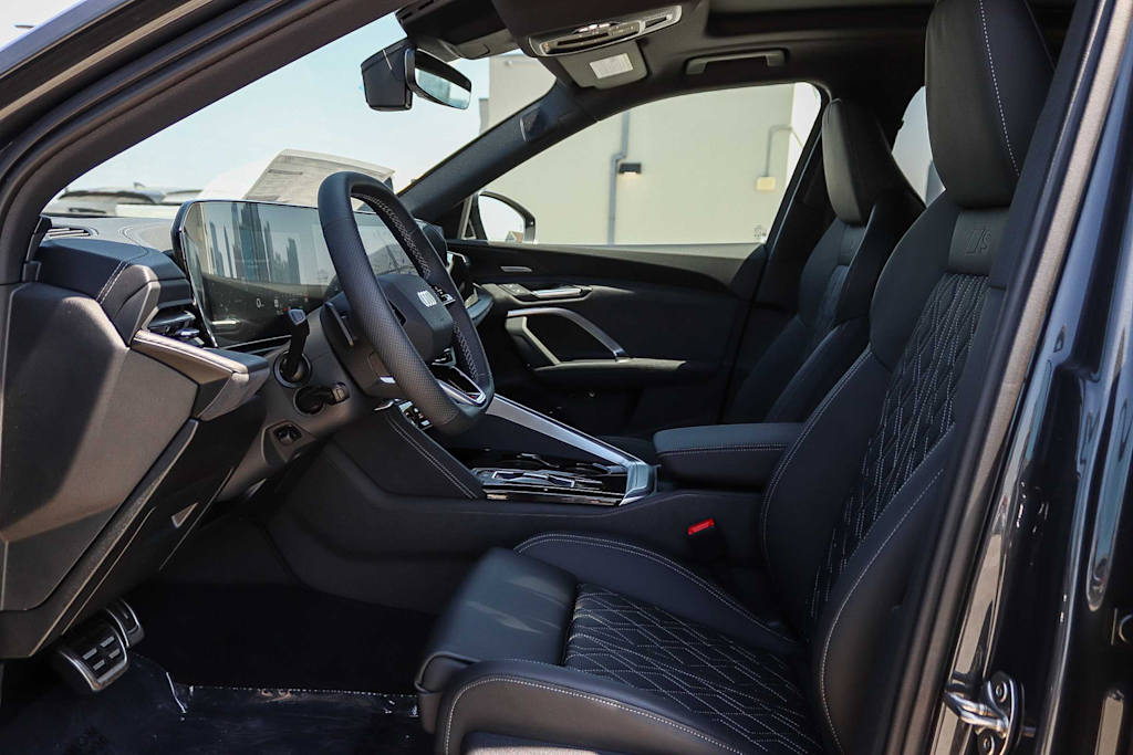 Thumbnail: 2026 Audi SQ5 - 10
