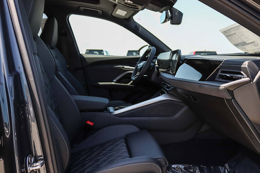 Thumbnail: 2026 Audi SQ5 - 9